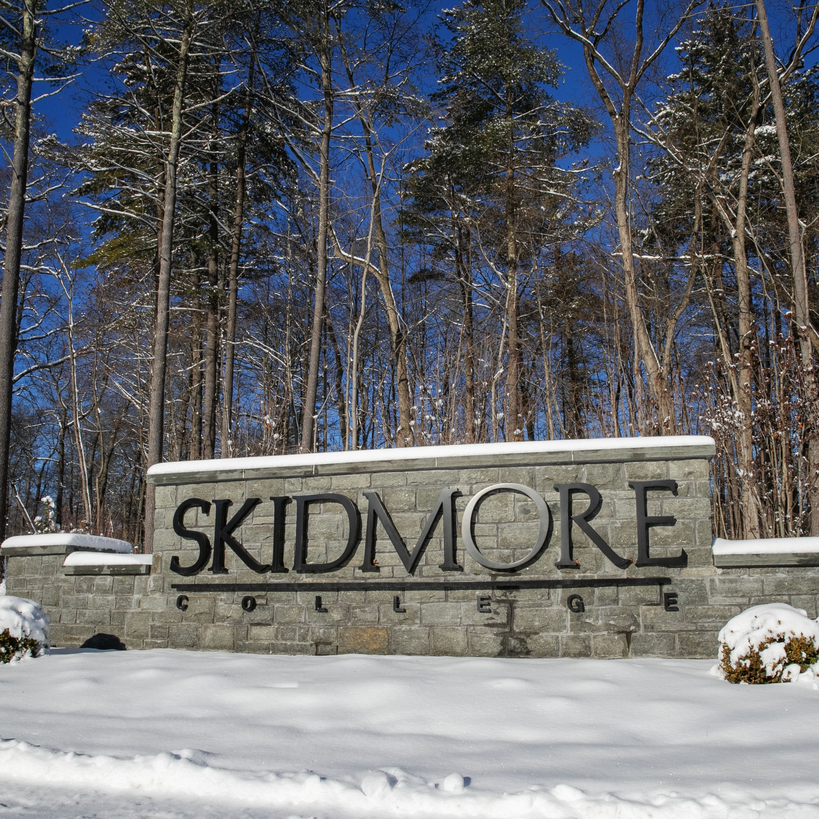 Skidmore+College+entrance+in+winter