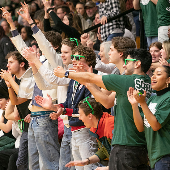 Skidmore+students+cheer+during+the+2024+Big+Green+Scream.